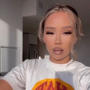 Meet your Posher, Kelli